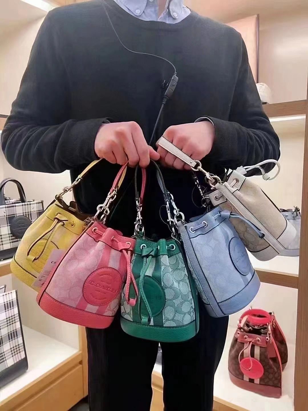 加拿大空運直送】COACH Mini Dempsey Bucket Bag In Signature