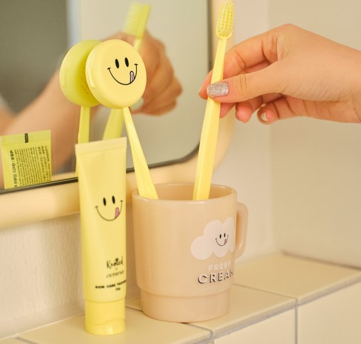 KNOTTED Dentique Smile Travel Toothbrush Toothpaste Set Portable Toothbrush Set | 便攜式牙膏牙刷套裝 | 創意精選