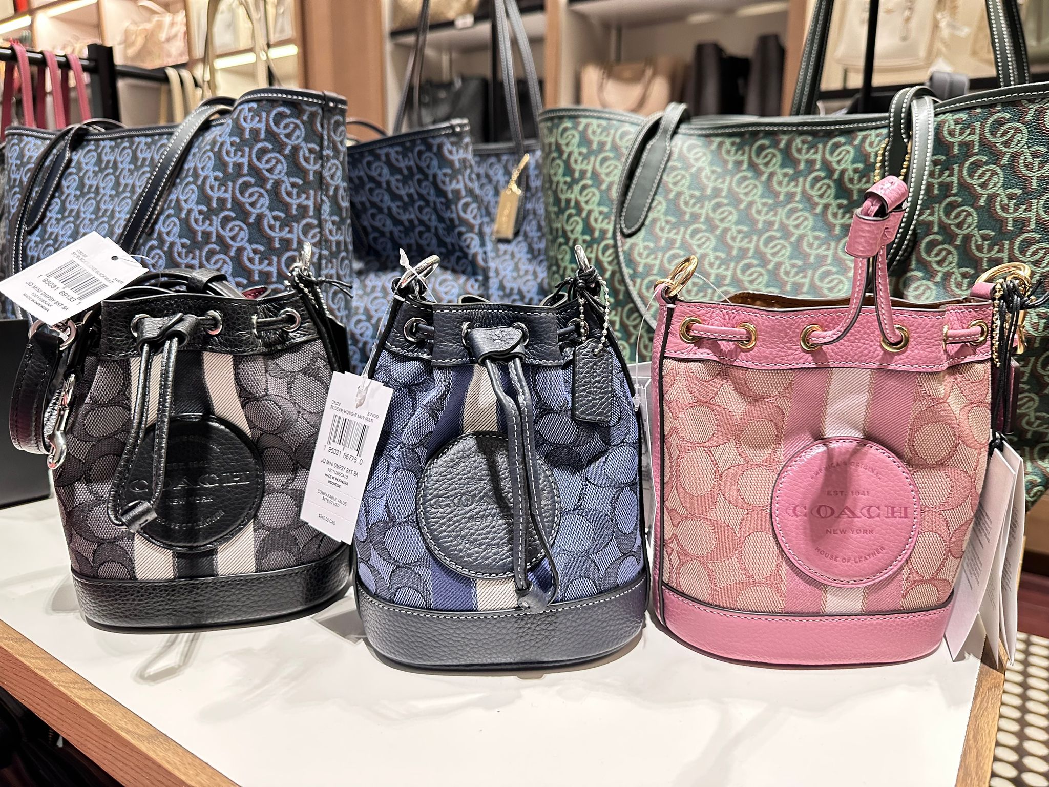 【加拿大空運直送】COACH Mini Dempsey Bucket Bag In Signature Jacquard With Stripe And Coach Patch